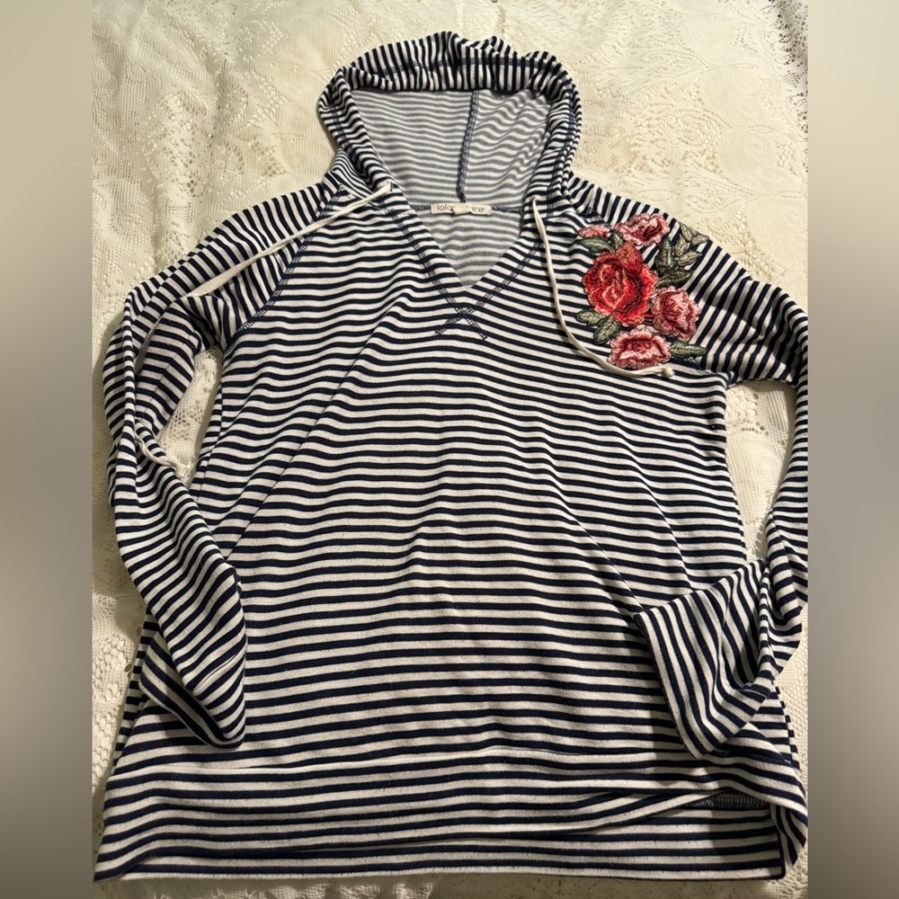 Women’s striped long sleeve hooded Large